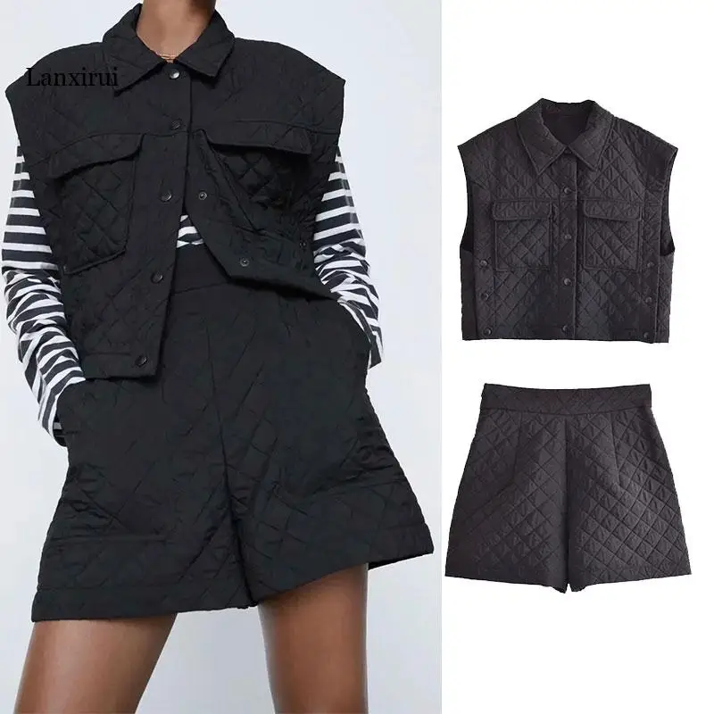 Women's shorts suit black vest jacket women suit women high waist cotton shorts quilted cotton vest vest casual suit
Women's shorts suit black vest jacket women suit women high waist cotton shorts quilted cotton vest vest casual suit