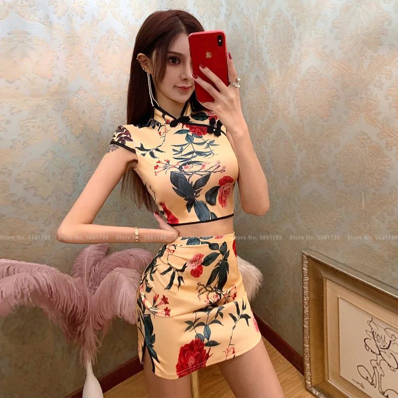 Women's Printed Retro Cheongsam Top High Waist Mini Skirt Chinese Slim Cheongsam Evening Dress Party Sexy Nightclub Tights
Women's Printed Retro Cheongsam Top High Waist Mini Skirt Chinese Slim Cheongsam Evening Dress Party Sexy Nightclub Tights