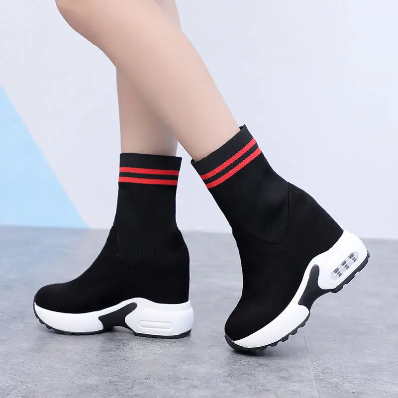 Socks increase socks elastic shoes women's autumn 2019 new Martin knit thick-soled casual short boots tide
Socks increase socks elastic shoes women's autumn 2019 new Martin knit thick-soled casual short boots tide