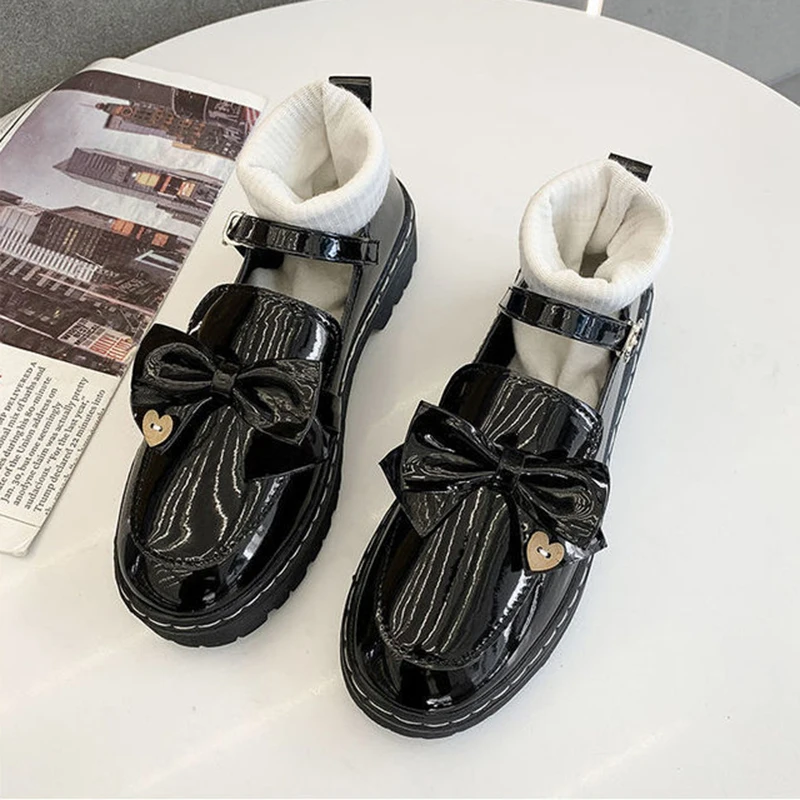 Women JK Lolita Mary Jane Shoes Female Bow Ruffle Flats Round Toe Patent Leather Black loafers Girls Retro Cosplay Kawaii Shoes
Women JK Lolita Mary Jane Shoes Female Bow Ruffle Flats Round Toe Patent Leather Black loafers Girls Retro Cosplay Kawaii Shoes