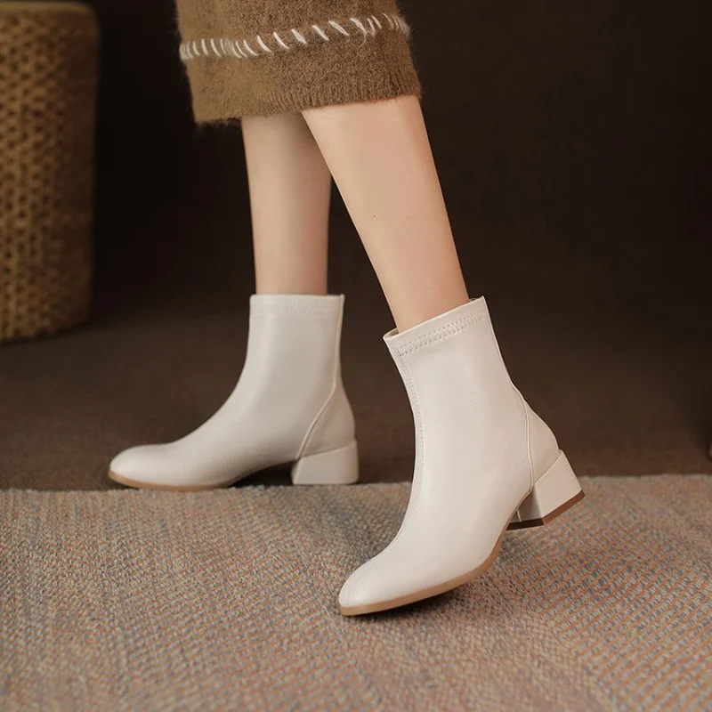 Женские ботинки размера плюс 43 из искусственной кожи на среднем каблуке, водонепроницаемая нескользящая обувь сезона осень-зима 2021, женски...
Женские ботинки размера плюс 43 из искусственной кожи на среднем каблуке, водонепроницаемая нескользящая обувь сезона осень-зима 2021, женски...