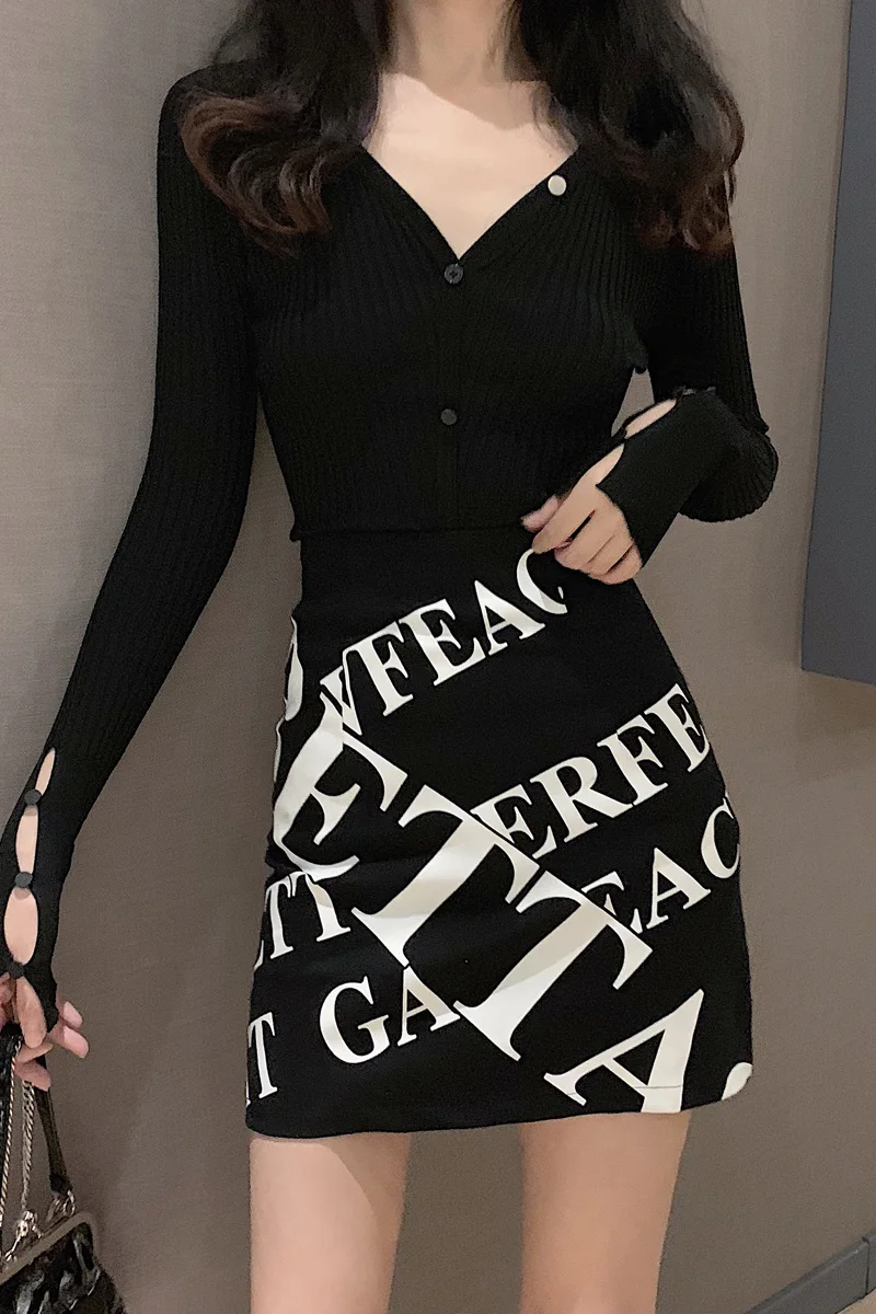 2021 New Women Harajuku High Waist Slim Skirt Short Spring Autumn Casual Kawaii A-line Skirts Letter Printing Mini Skirts
2021 New Women Harajuku High Waist Slim Skirt Short Spring Autumn Casual Kawaii A-line Skirts Letter Printing Mini Skirts