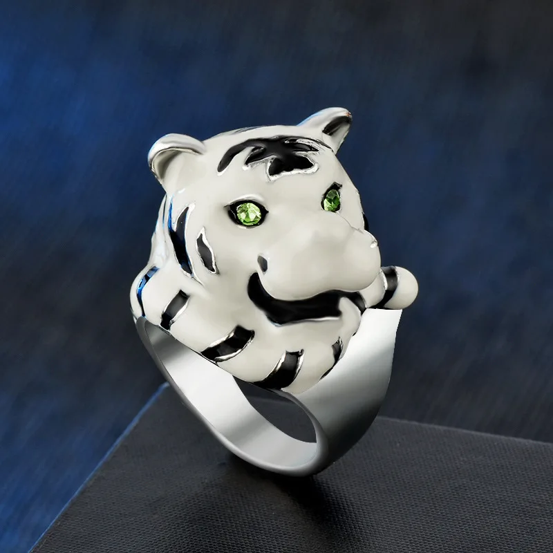 Domineering Women's Tiger Head Ring Crystal Zircon Ring Hip Hop Punk Biker Ring Valentine's Day Gift Jewelry Gift
Domineering Women's Tiger Head Ring Crystal Zircon Ring Hip Hop Punk Biker Ring Valentine's Day Gift Jewelry Gift