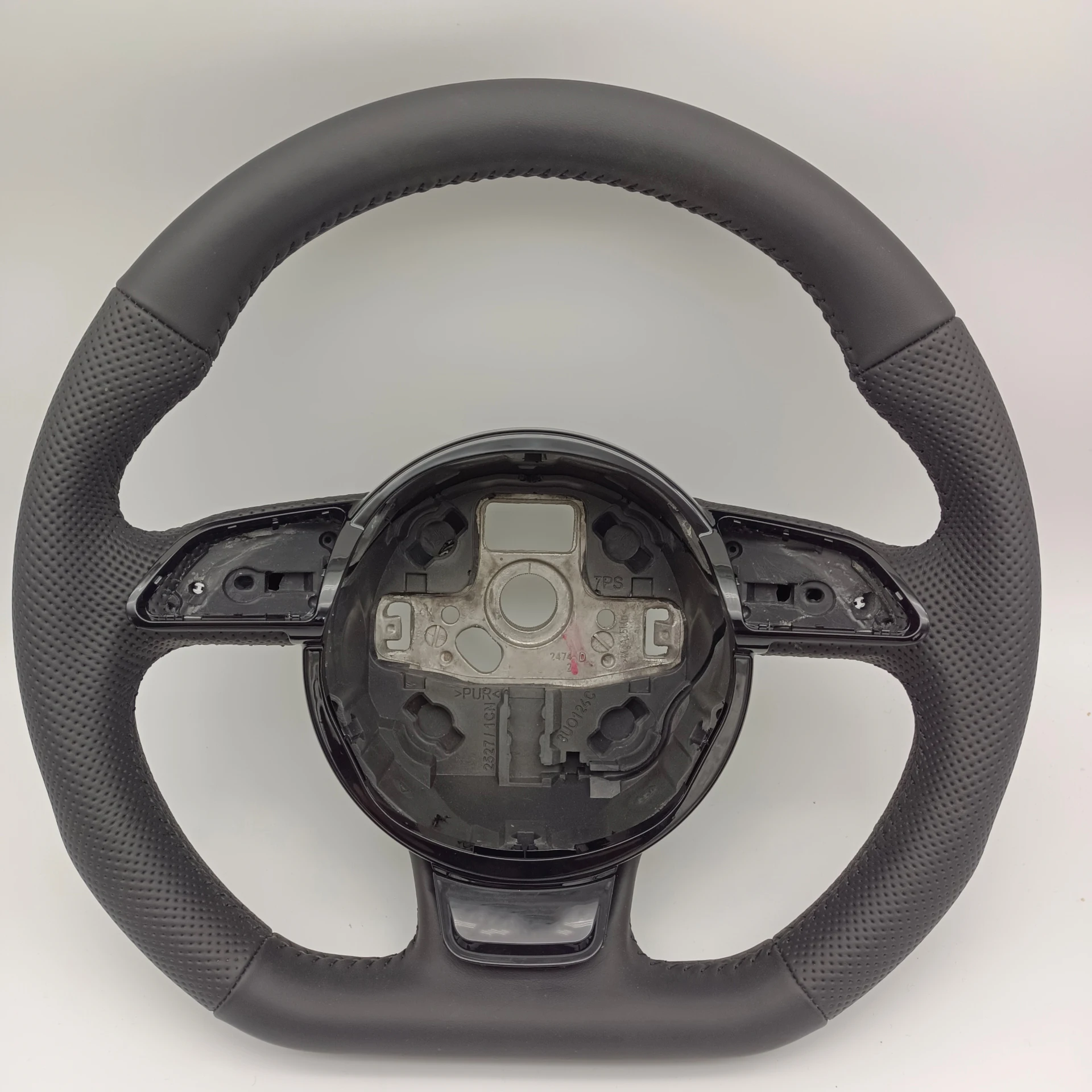 Высококачественное кожаное плоское Рулевое колесо для Audi A3 A4 A5 A6 A7 2015 2016 2017
Высококачественное кожаное плоское Рулевое колесо для Audi A3 A4 A5 A6 A7 2015 2016 2017