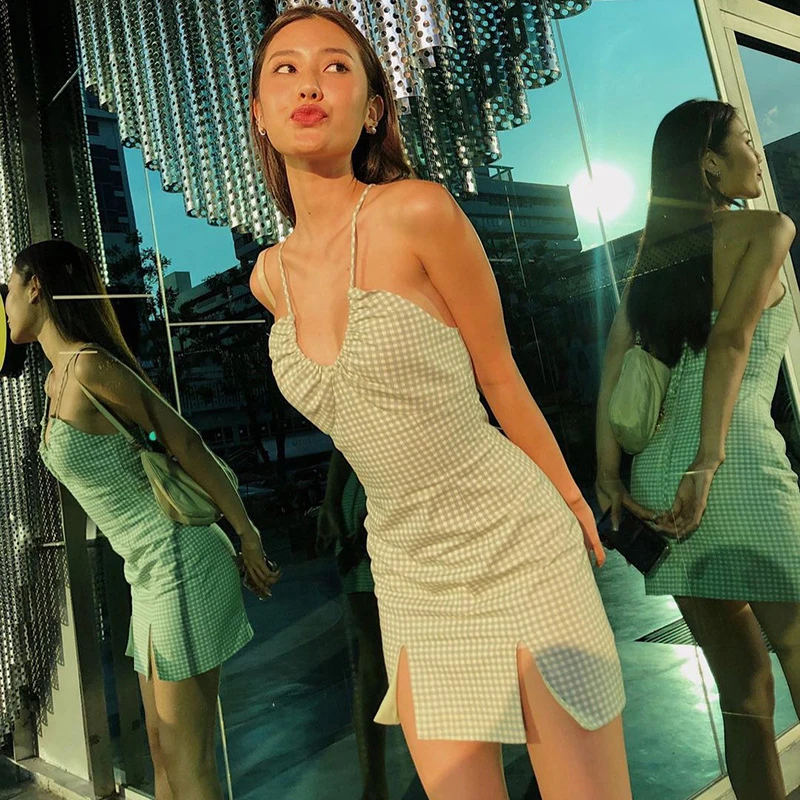 Women Summer Sexy Sweet Hollow out Neck-mounted Dress With Double Slit Plaid Strap Dresses
Women Summer Sexy Sweet Hollow out Neck-mounted Dress With Double Slit Plaid Strap Dresses