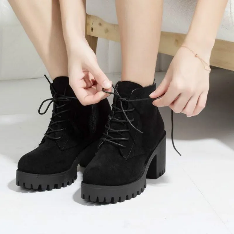 Ladies High Heel Boots Lace Up Ankle Boots Women 2021 Winter Platform Boots Shoe Size Thick High Martin Boots Short Boots
Ladies High Heel Boots Lace Up Ankle Boots Women 2021 Winter Platform Boots Shoe Size Thick High Martin Boots Short Boots
