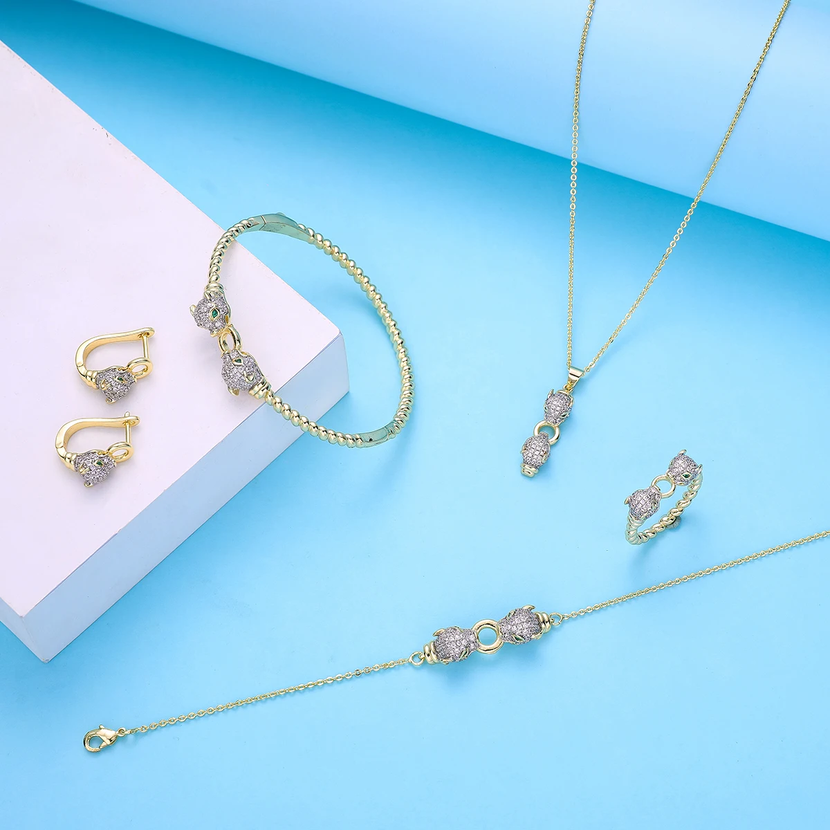 2020 новый дизайн, модный набор украшений из меди высокого качества
2020 новый дизайн, модный набор украшений из меди высокого качества