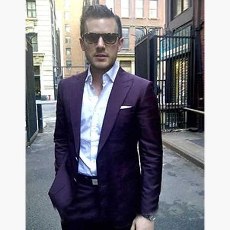 Красивые смокинги для жениха с двумя пуговицами, мужские костюмы для свадьбы/выпускного вечера, блейзер (пиджак + брюки + галстук + жилет) 922
Красивые смокинги для жениха с двумя пуговицами, мужские костюмы для свадьбы/выпускного вечера, блейзер (пиджак + брюки + галстук + жилет) 922