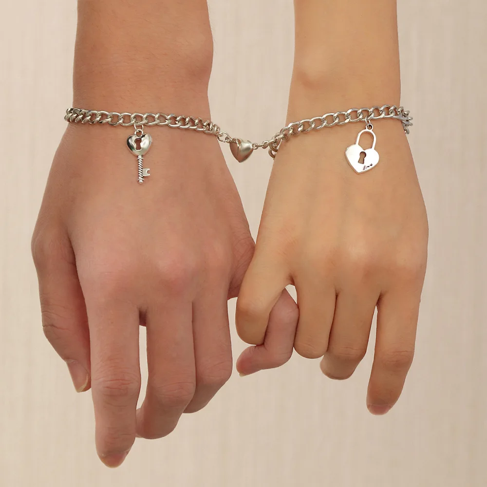 Fashion Creative Heart Metal Man and Women Bracelet Trend Couple Magnet Key Lock Bracelet Party Dating Holiday Gift Jewelry
Fashion Creative Heart Metal Man and Women Bracelet Trend Couple Magnet Key Lock Bracelet Party Dating Holiday Gift Jewelry
