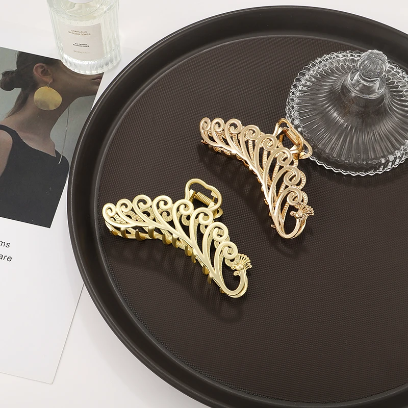 Hollow Peacock Hair Claws For Women Elegant Hair Jewelry Charm Metal Crab Clip Wedding Hair Accessories Hairpin
Hollow Peacock Hair Claws For Women Elegant Hair Jewelry Charm Metal Crab Clip Wedding Hair Accessories Hairpin