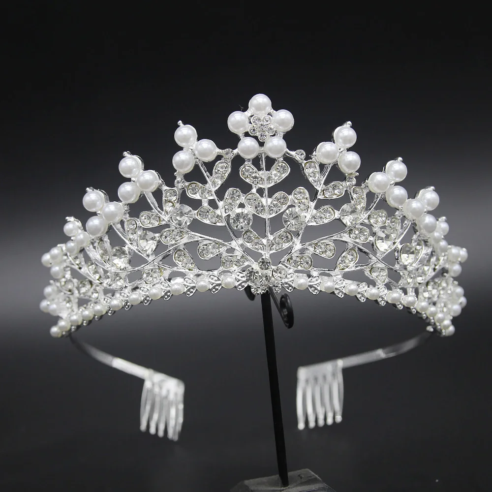 Bride pearl crown 2020 new alloy Rhinestone crown Baroque Crystal Water Drop Wedding Crown Queen Princess Hair Accessories
Bride pearl crown 2020 new alloy Rhinestone crown Baroque Crystal Water Drop Wedding Crown Queen Princess Hair Accessories