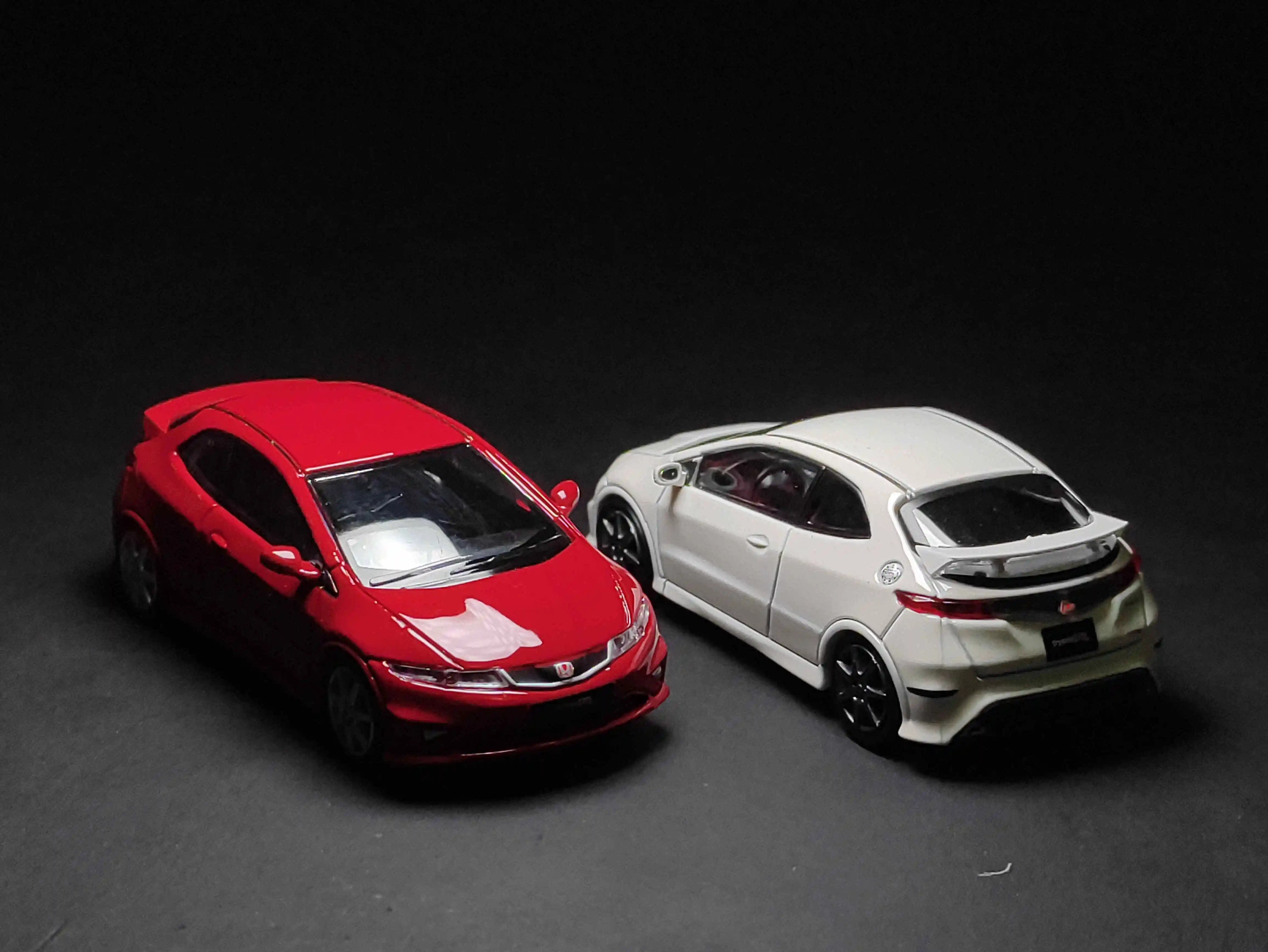 Коллекция лимитированных моделей автомобилей HeyToys Para 1/64 Honda Civic Type R FN2 евро
Коллекция лимитированных моделей автомобилей HeyToys Para 1/64 Honda Civic Type R FN2 евро