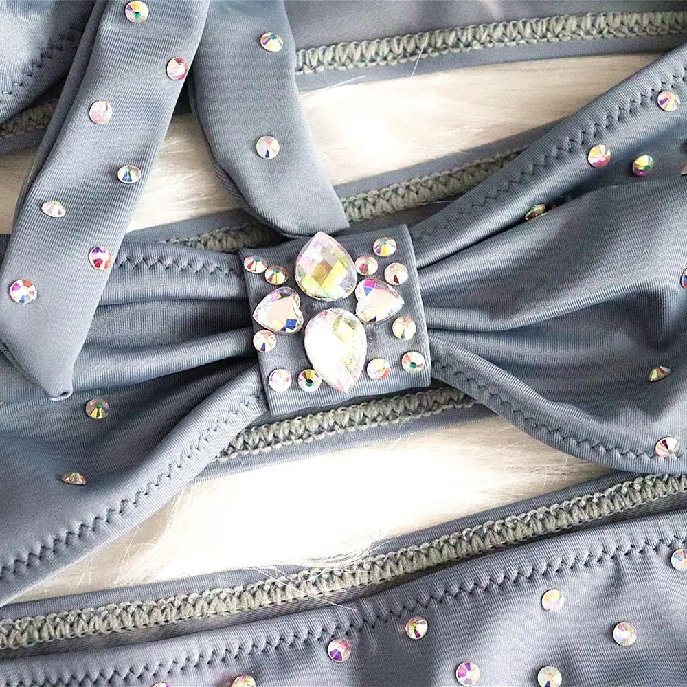 2021 Top Bikini Swimsuit High Turnover Rate Style Gray Strapless Knotted Sexy Crystal Waist Swimming Clothes Beach
2021 Top Bikini Swimsuit High Turnover Rate Style Gray Strapless Knotted Sexy Crystal Waist Swimming Clothes Beach