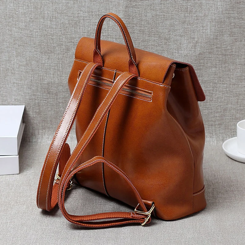 Retro Women's Backpack Genuine Leather Student School bag New Designer Casual Real Leather Oil Wax Leather Female Trave Bag 2021
Retro Women's Backpack Genuine Leather Student School bag New Designer Casual Real Leather Oil Wax Leather Female Trave Bag 2021