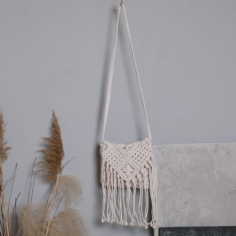 Tassel Crossbody Shoulder Bag Woven Boho Beach Vacation Travel Small Handbag for Women Girls 
Tassel Crossbody Shoulder Bag Woven Boho Beach Vacation Travel Small Handbag for Women Girls