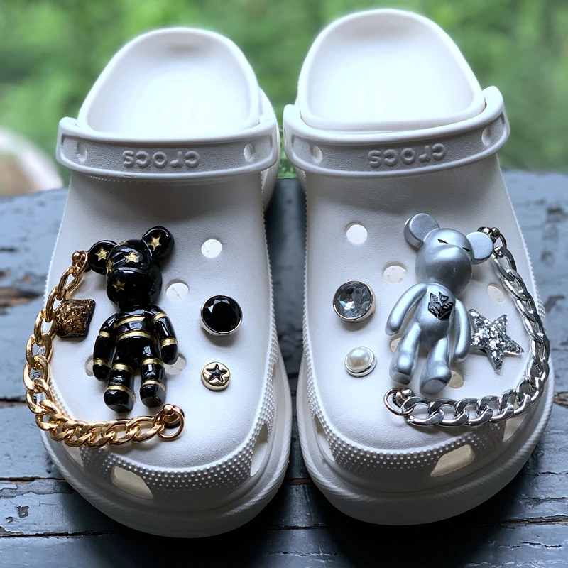 Retro Pin Rhinestone Croc Charms Designer Metal Chain Shoe Decoration Clogs Kids Boys Women Girls Gifts Charm for CROC JIBS
Retro Pin Rhinestone Croc Charms Designer Metal Chain Shoe Decoration Clogs Kids Boys Women Girls Gifts Charm for CROC JIBS