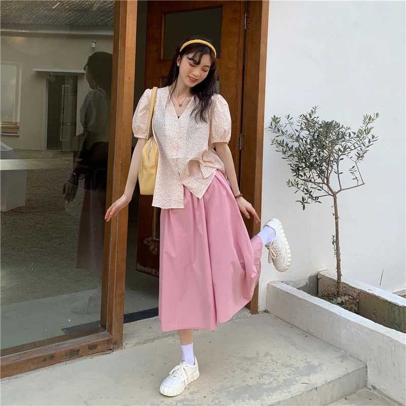 Summer Two Piece Set Women Loose Puff Sleeve V-neck Blouses and High Waist Long Skirt Elegant Korean Style 2 Piece Outfits
Summer Two Piece Set Women Loose Puff Sleeve V-neck Blouses and High Waist Long Skirt Elegant Korean Style 2 Piece Outfits
