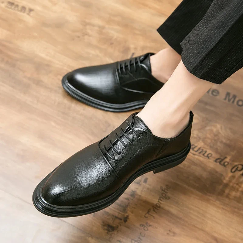 Men's Leather Shoes New Comfortable Korean Fashion Versatile Black Thick Soled Elevated Business Formal Casual Leather Shoes
Men's Leather Shoes New Comfortable Korean Fashion Versatile Black Thick Soled Elevated Business Formal Casual Leather Shoes