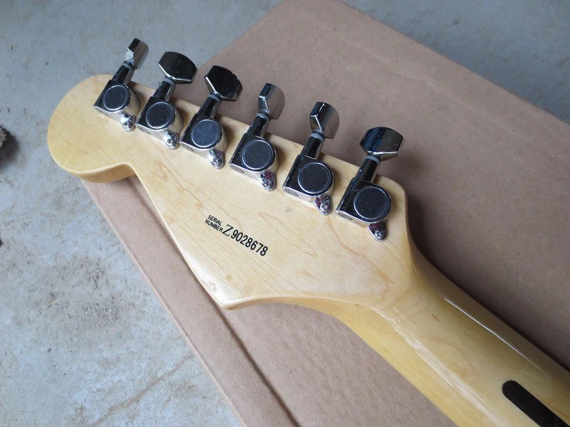 Factory store sunset sunburst maple fretboard ST signature 6 string Electric Guitar Guitarra
Factory store sunset sunburst maple fretboard ST signature 6 string Electric Guitar Guitarra