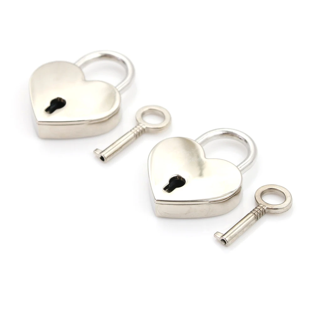 Romantic Lover Heart Love Locks Old Vintage Antique Style Small Padlock Heart Shaped Couples Locks Wedding Party Decoration
Romantic Lover Heart Love Locks Old Vintage Antique Style Small Padlock Heart Shaped Couples Locks Wedding Party Decoration