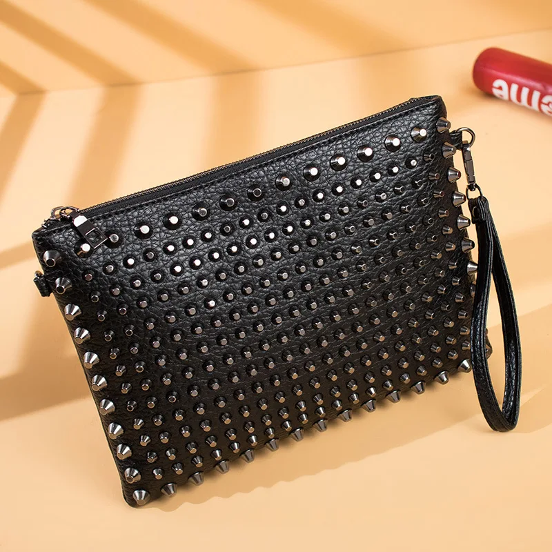 Fashion rivet women Clutches luxury designer envelope clutch purse PU leather Shoulder bag for man Crossbody bag Lady Handbag
Fashion rivet women Clutches luxury designer envelope clutch purse PU leather Shoulder bag for man Crossbody bag Lady Handbag