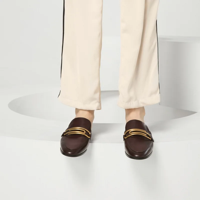 Shoes Slippers Women Summer Female Mule Rivet Slides Pantofle Square Toe Low Flat Mules 2020 Fabric Rubber PU Metal Decoration
Shoes Slippers Women Summer Female Mule Rivet Slides Pantofle Square Toe Low Flat Mules 2020 Fabric Rubber PU Metal Decoration