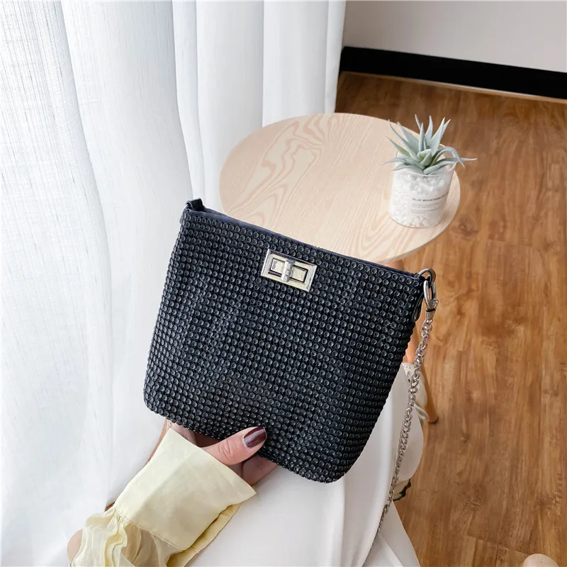 Diamonds Crossbody Bag For Women 2021 New Fashion PU Leather Elegant Shoulder Bags Chain Summer Lady Bucket Messenger Bag
Diamonds Crossbody Bag For Women 2021 New Fashion PU Leather Elegant Shoulder Bags Chain Summer Lady Bucket Messenger Bag