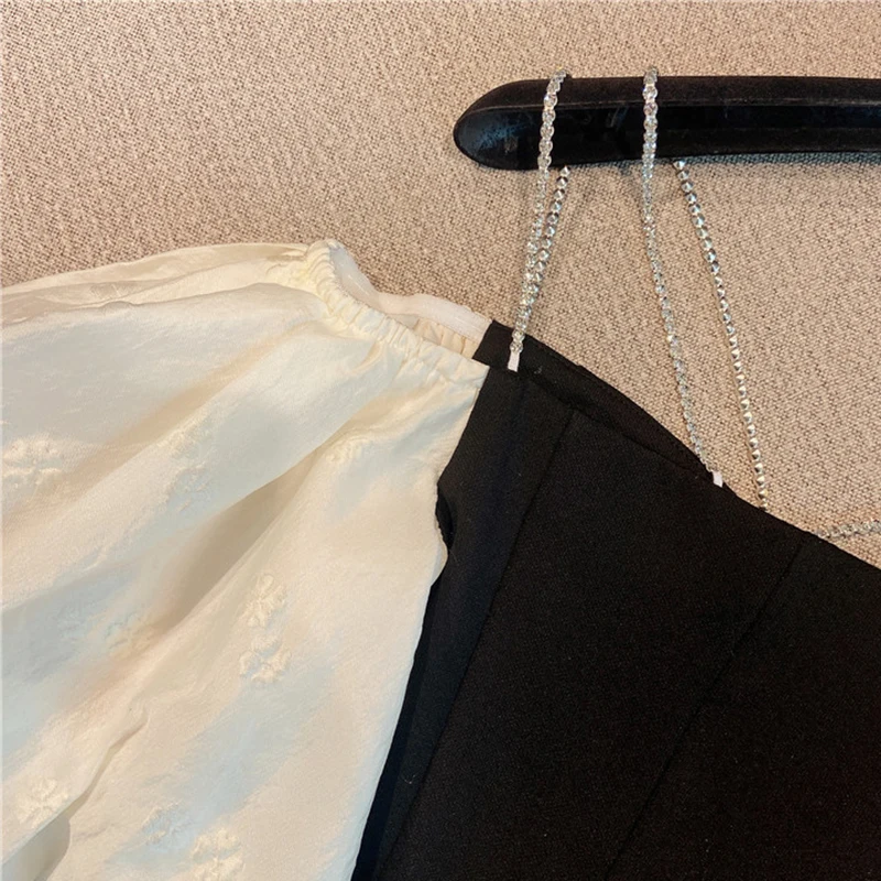 SISPELL Patchwork Puff Short Sleeve Women's Shirt Slash Neck Patchwork Chain Cropped High Waist Slimming Sexy Shirt Fashion 2021
SISPELL Patchwork Puff Short Sleeve Women's Shirt Slash Neck Patchwork Chain Cropped High Waist Slimming Sexy Shirt Fashion 2021