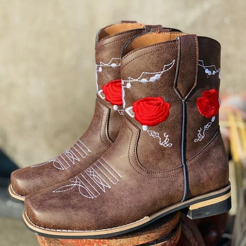 2021autumn Winter Europe New Western Boots Fashion Rose Embroidered Short Rider Boot High Quality Female Martin Boot Retro Thick
2021autumn Winter Europe New Western Boots Fashion Rose Embroidered Short Rider Boot High Quality Female Martin Boot Retro Thick