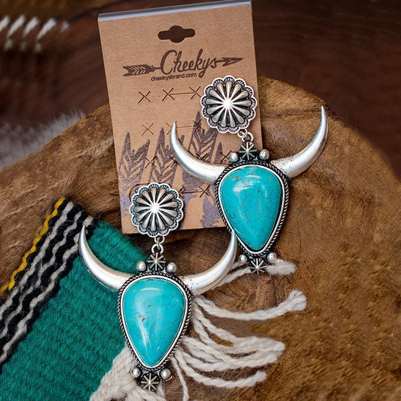 Vintage Bohemian Creative Bull Head Turquoises Flower Hollow Pendant Earrings Fashion Ladies Wedding Party Jewelry Accessories
Vintage Bohemian Creative Bull Head Turquoises Flower Hollow Pendant Earrings Fashion Ladies Wedding Party Jewelry Accessories