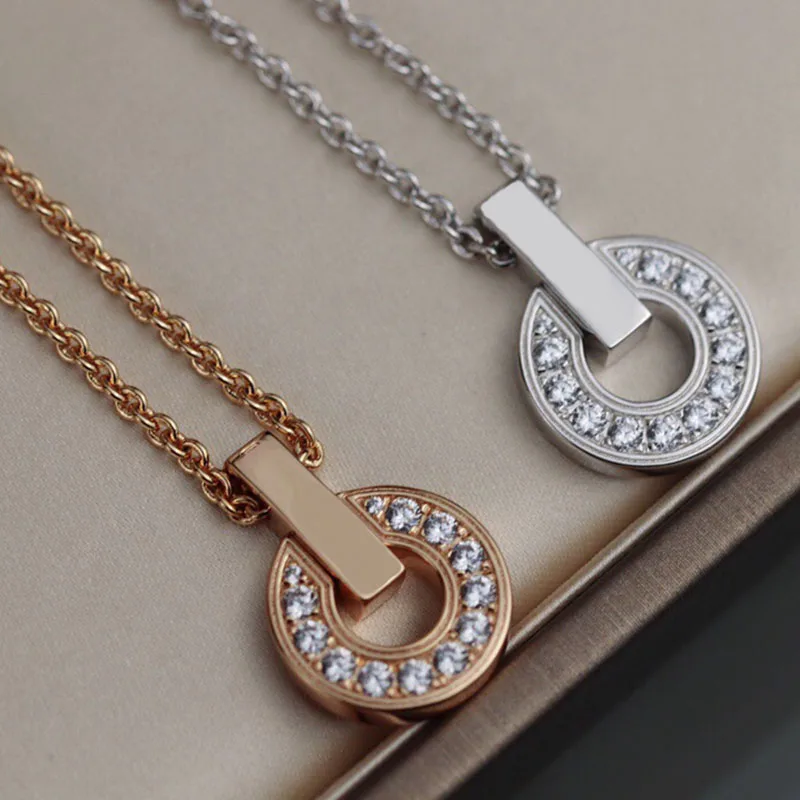 2021 classic luxury women necklace zircon inlay diamond necklace fashion in Europe and the wind lovers of jewelry
2021 classic luxury women necklace zircon inlay diamond necklace fashion in Europe and the wind lovers of jewelry