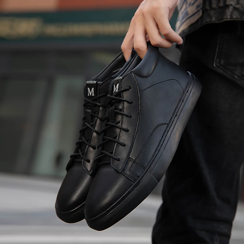 Men's Shoes
Men's Shoes