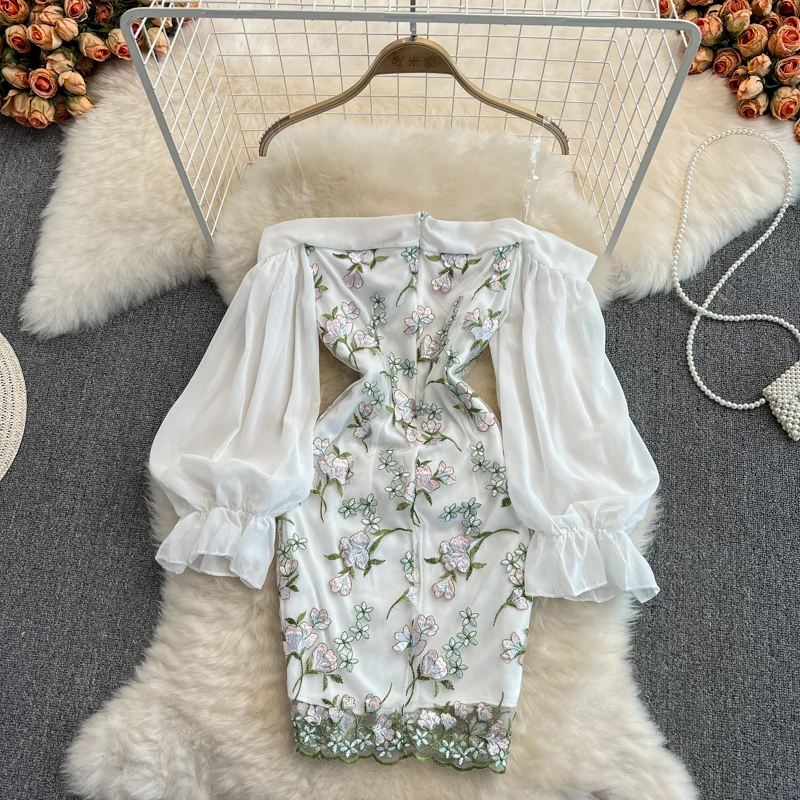 Women 2022 new Fashion sexy one-line neck strapless chiffon stitching embroidered waist and thin hip Dress Vestidos female D0495
Women 2022 new Fashion sexy one-line neck strapless chiffon stitching embroidered waist and thin hip Dress Vestidos female D0495