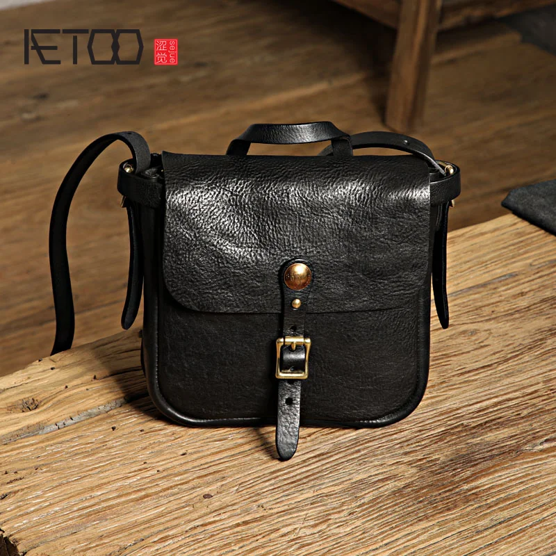 AETOO Handmade leather men's bag, leather retro crossbody bag, first layer leather men's shoulder bag
AETOO Handmade leather men's bag, leather retro crossbody bag, first layer leather men's shoulder bag