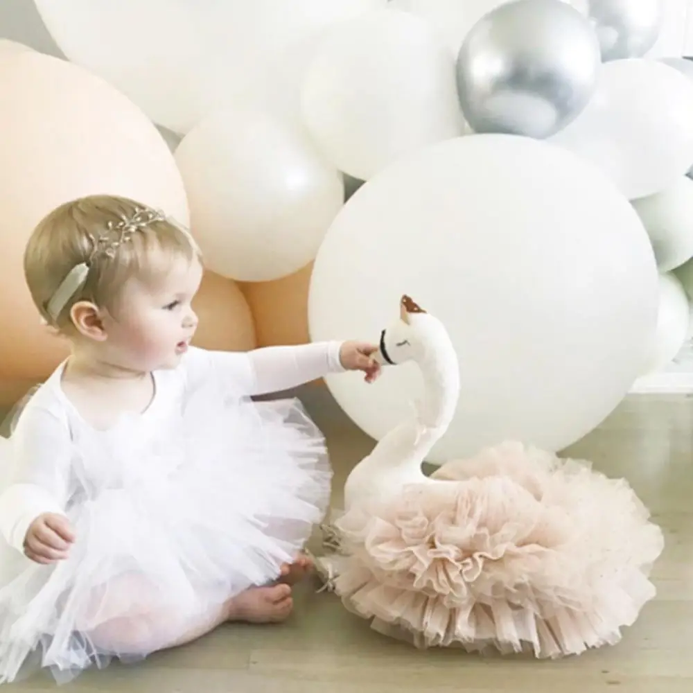 Cute Gooses Duck Stuffed Doll Soft Animal Ballet Swan with Crown Kids Gift Toy 
Cute Gooses Duck Stuffed Doll Soft Animal Ballet Swan with Crown Kids Gift Toy