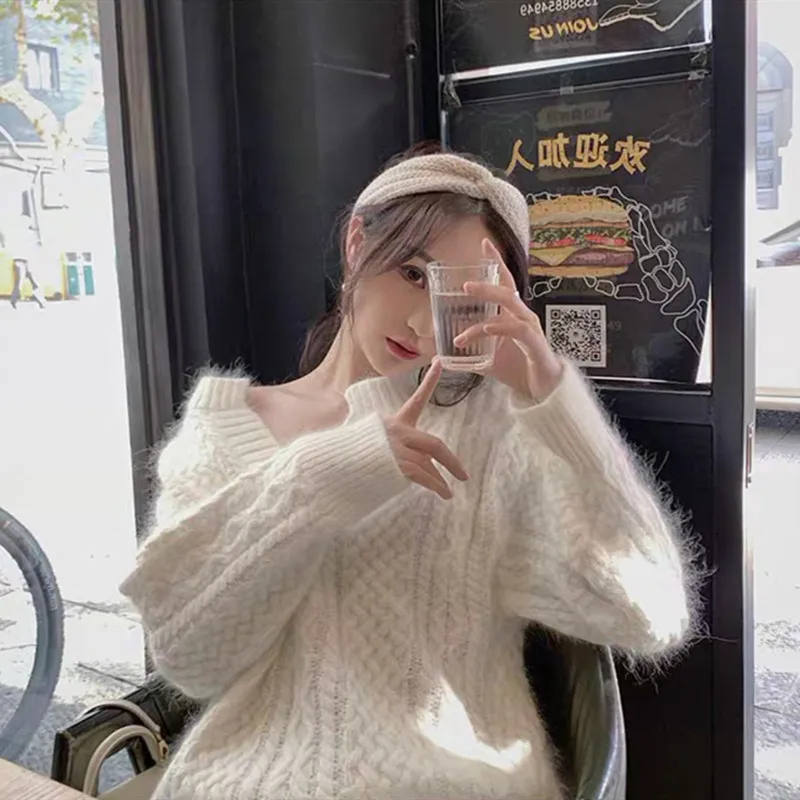 Women Fashion Fall Winter White Thick Warm Sweater Plus Size V Neck Soft Mohair Twist Knit Pullover Top Casual Loose Knitwear
Women Fashion Fall Winter White Thick Warm Sweater Plus Size V Neck Soft Mohair Twist Knit Pullover Top Casual Loose Knitwear