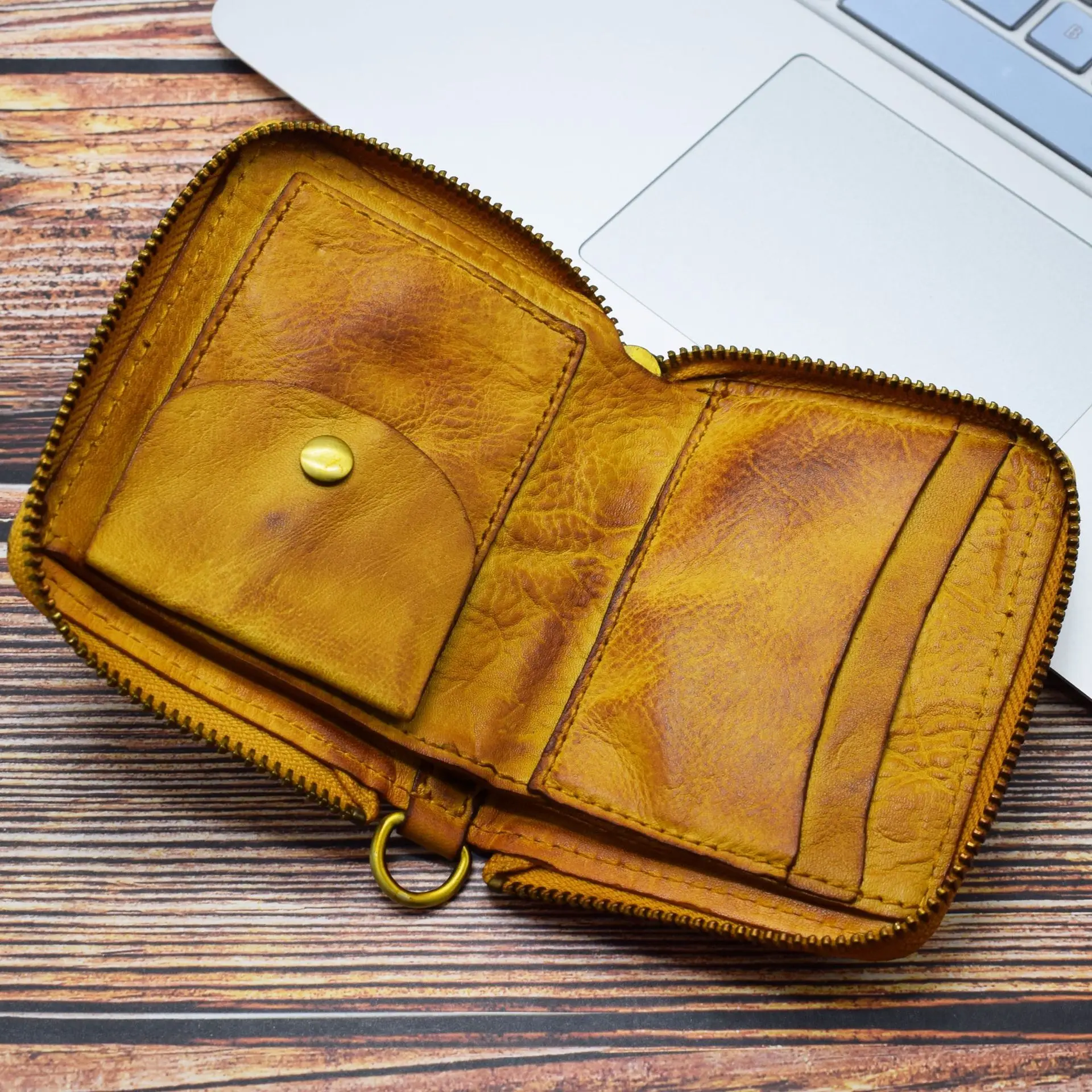 Cobbler Legend Women Retro Short Zipper Wallet Multifunctional Cowhide Genuine Leather Purse Male With Coin Pocket 2021 New
Cobbler Legend Women Retro Short Zipper Wallet Multifunctional Cowhide Genuine Leather Purse Male With Coin Pocket 2021 New