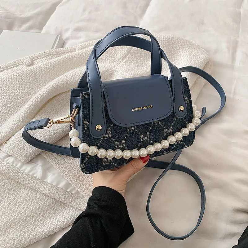 Textured Casual Handbag Women's Bag 2021 Niche Design New Trendy Fashion Messenger Bag Single Shoulder Small Square Bag
Textured Casual Handbag Women's Bag 2021 Niche Design New Trendy Fashion Messenger Bag Single Shoulder Small Square Bag