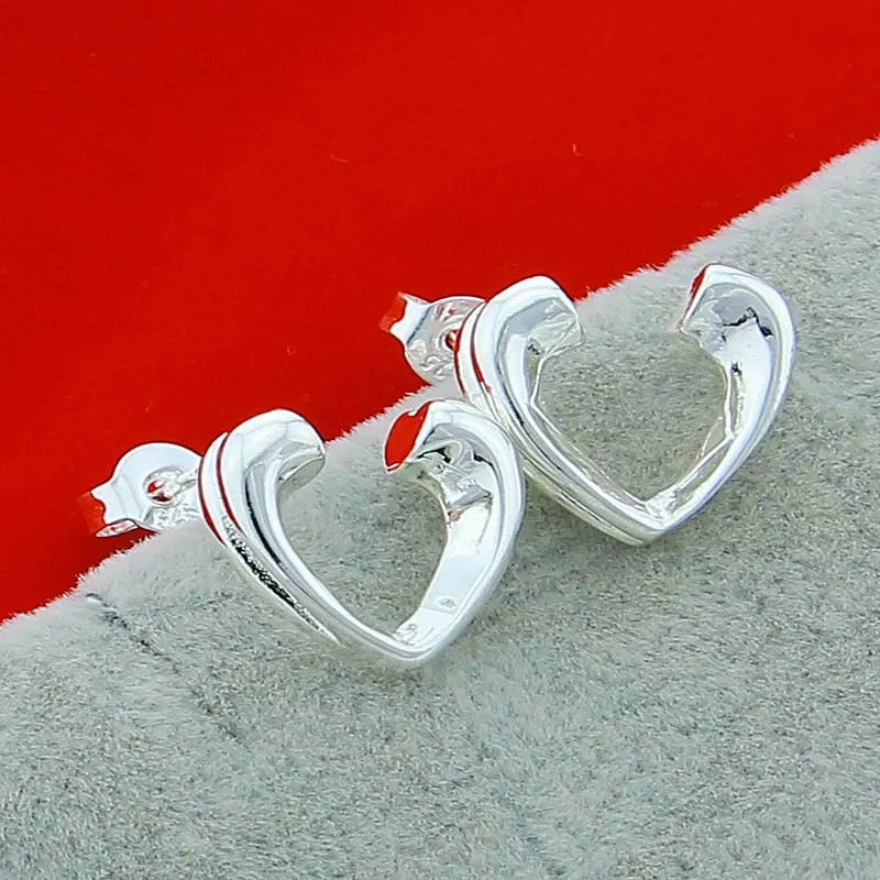 Luxury 925 Sterling Silver Dainty Exquisite Heart Charm Earrings For Women Girls Fashion Jewelry Wedding Party Earrings
Luxury 925 Sterling Silver Dainty Exquisite Heart Charm Earrings For Women Girls Fashion Jewelry Wedding Party Earrings