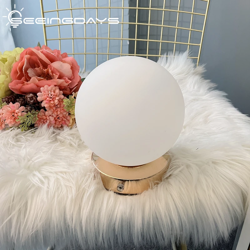 Simple Table Lamp Girly Bedroom Bedside Lamp Led Rechargeable Dimming Touch Night Light PVC Ball Table Lamp
Simple Table Lamp Girly Bedroom Bedside Lamp Led Rechargeable Dimming Touch Night Light PVC Ball Table Lamp