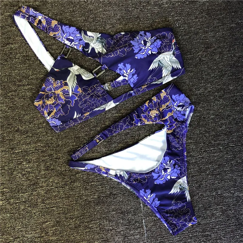 Sexy One Shoulder Women's Swimsuits Retro Print 2 Piece Set Swimwear High Cut Beachwear Hollow Out Bathing Suit Biqiuni
Sexy One Shoulder Women's Swimsuits Retro Print 2 Piece Set Swimwear High Cut Beachwear Hollow Out Bathing Suit Biqiuni