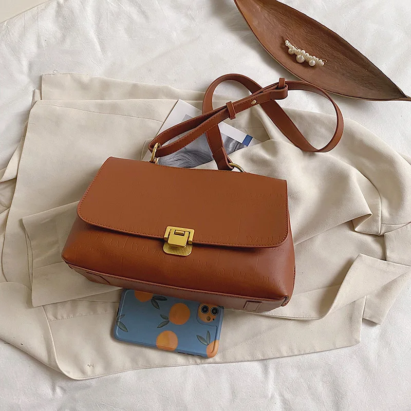 Retro PU Leather Handbags for Women Crossbody Bag 2020 Winter Designer Vintage Big Female Shoulder Bag tassen dames bolsos
Retro PU Leather Handbags for Women Crossbody Bag 2020 Winter Designer Vintage Big Female Shoulder Bag tassen dames bolsos