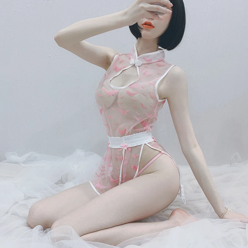Women retro print backless pajamas sexy temptation underwear cheongsam uniform perspective lace mysterious passion suit supplies
Women retro print backless pajamas sexy temptation underwear cheongsam uniform perspective lace mysterious passion suit supplies