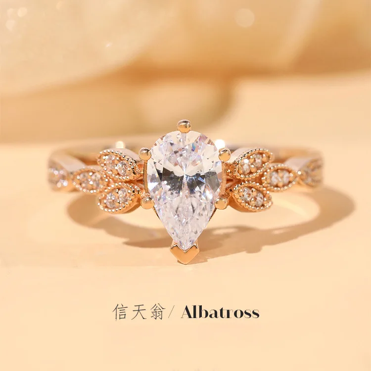 Jewelry Ornament Women Ring Imitation Color Bling Diamond Ring Pt950 Water Drop Pear Shape Albatross Engagement Luxury Jewelry
Jewelry Ornament Women Ring Imitation Color Bling Diamond Ring Pt950 Water Drop Pear Shape Albatross Engagement Luxury Jewelry