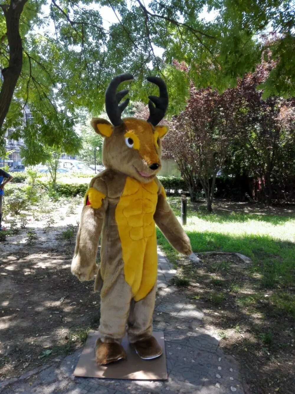 Plush Deer Mascot Costume Suit Cosplay Party Game Dress Outfit Christmas Adult Apparel Cartoon Character Birthday Clothes Gifts 
Plush Deer Mascot Costume Suit Cosplay Party Game Dress Outfit Christmas Adult Apparel Cartoon Character Birthday Clothes Gifts