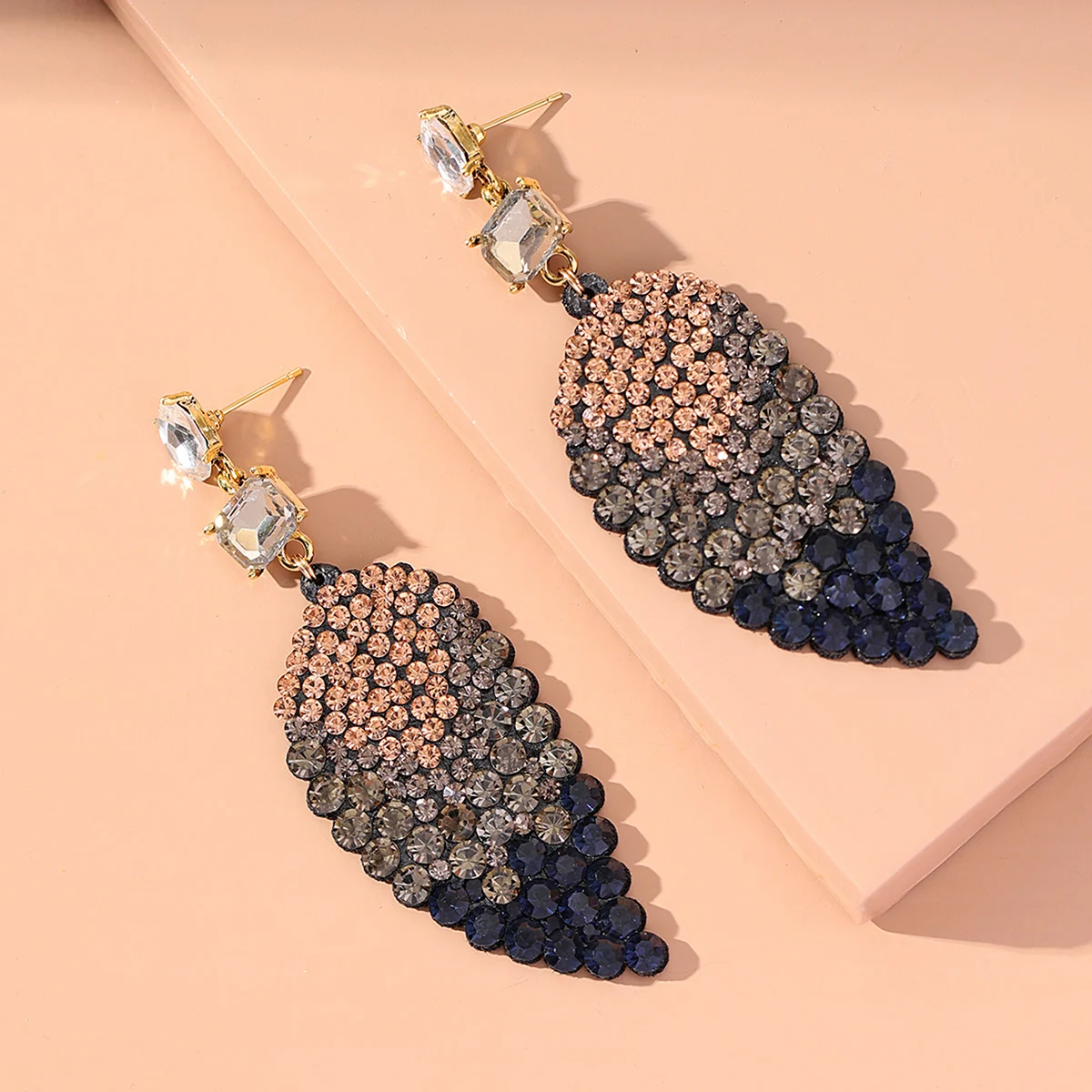 New Arrival Women Zircon Leaf Stud Earrings Personalized Fanshion Accessories Female Earrings Gifts
New Arrival Women Zircon Leaf Stud Earrings Personalized Fanshion Accessories Female Earrings Gifts