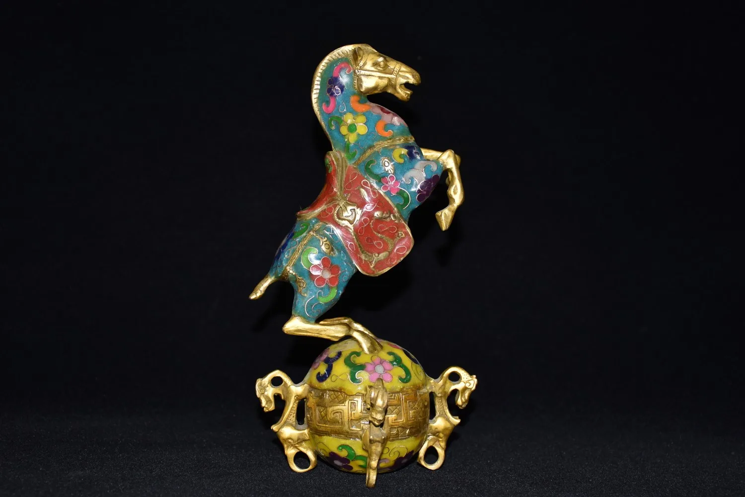 9"Chinese Folk Collection Old Bronze Cloisonne Enamel Horse statue Step on beads Horse treads on the universe Office Ornaments
9"Chinese Folk Collection Old Bronze Cloisonne Enamel Horse statue Step on beads Horse treads on the universe Office Ornaments