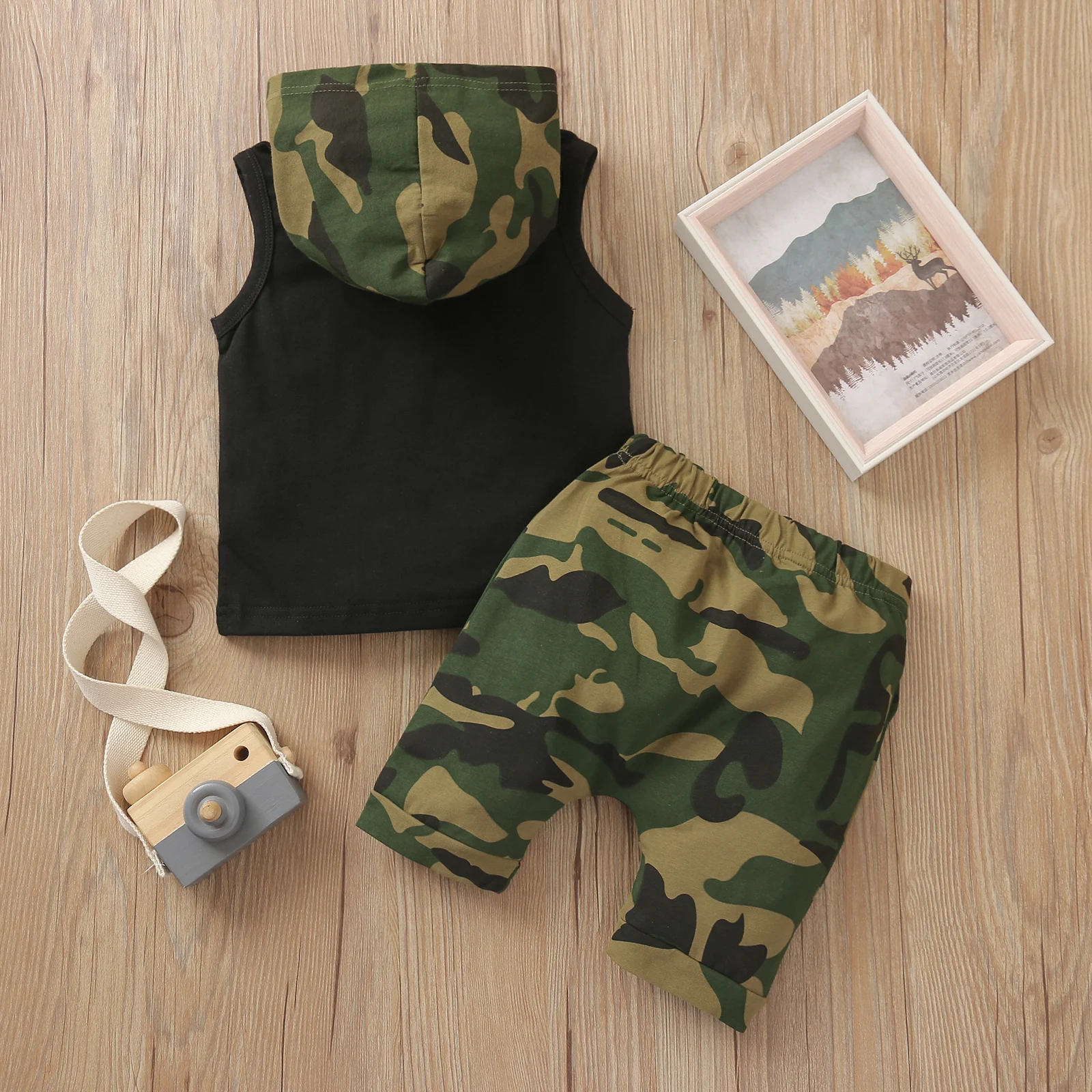 2021 New Summer 12M-4Y Baby Boy 2Pcs Set DADDY'S DRINKING BUDDY Letter Print Wine Bottle Hooded Sleeveless Top+Camo Shorts
2021 New Summer 12M-4Y Baby Boy 2Pcs Set DADDY'S DRINKING BUDDY Letter Print Wine Bottle Hooded Sleeveless Top+Camo Shorts