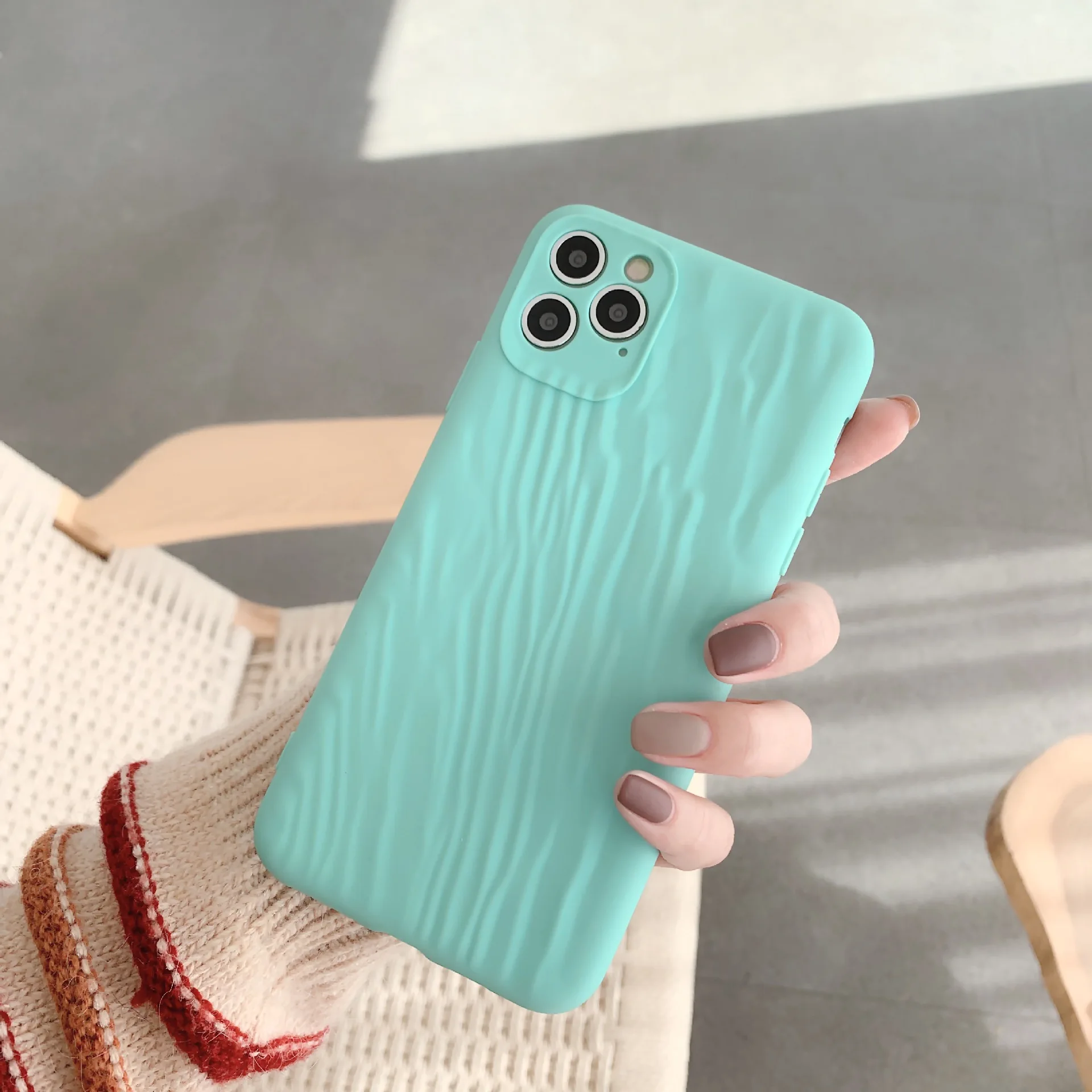 Suitable for iphone12 11 Pro X 7 6 6S 8 Plus XR XS Max eye protection quicksand pattern and anti-falling mobile phone case
Suitable for iphone12 11 Pro X 7 6 6S 8 Plus XR XS Max eye protection quicksand pattern and anti-falling mobile phone case