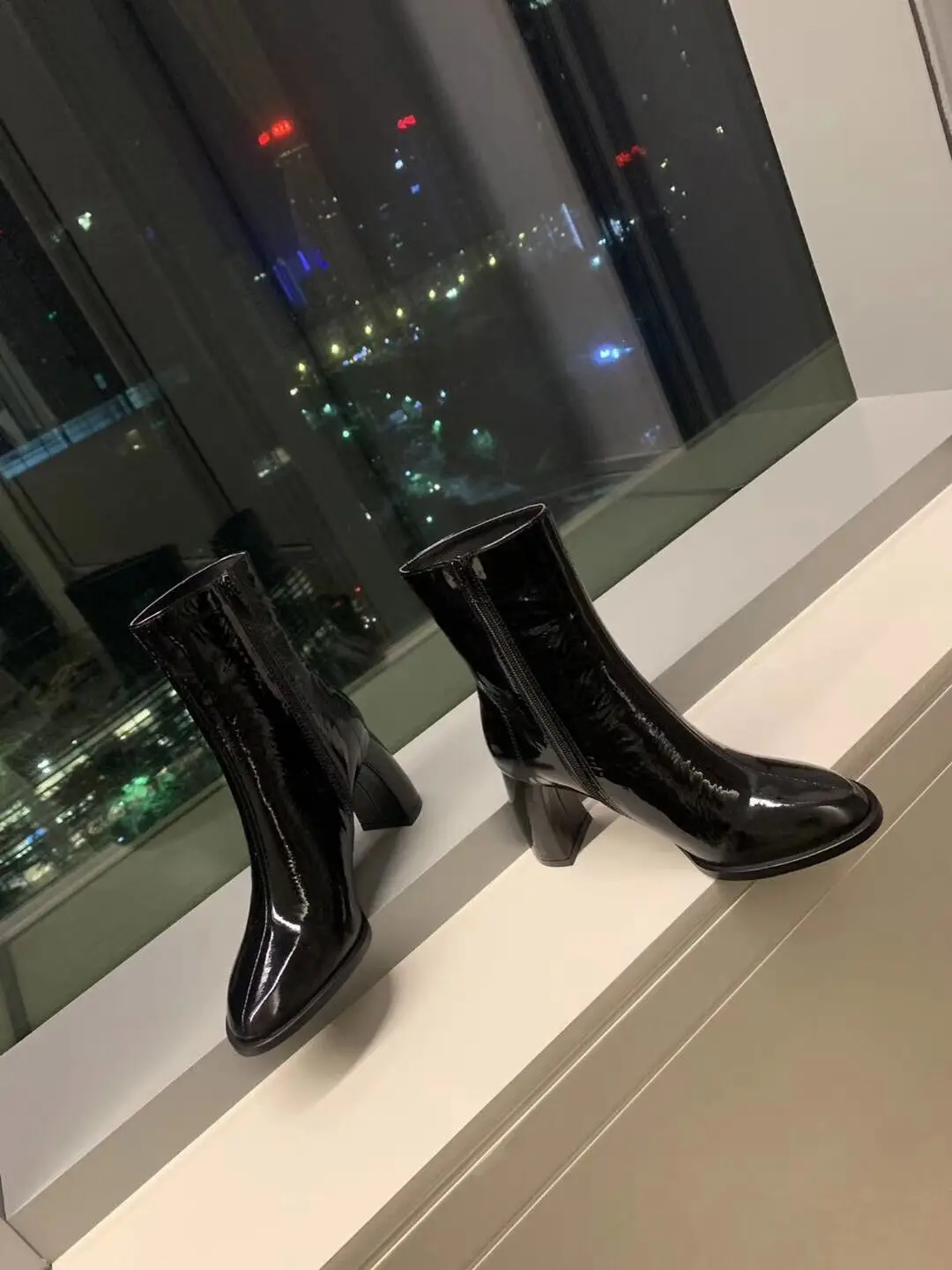 Woman Boots Fashion Black Chelsea Boots Pointed Toe and Round Toe High Quality Boots
Woman Boots Fashion Black Chelsea Boots Pointed Toe and Round Toe High Quality Boots